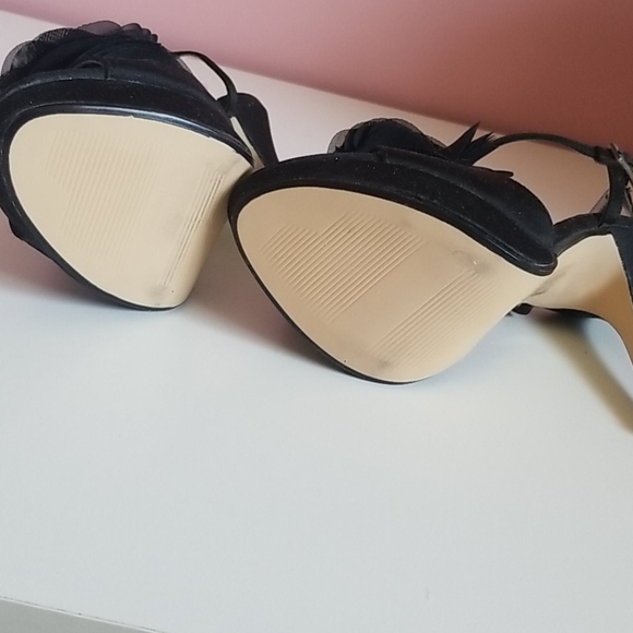 Black high heels - Picture 4 of 6